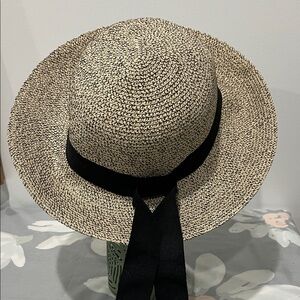 Furtalk Chic Women's Sun Hat with Black Ribbon Band, with adjustable headband.